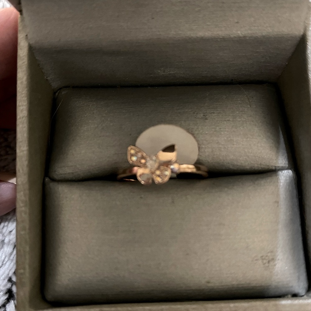 Fragrant Jewels Her Wings Unfolded butterfly ring 7 crystals Rose Gold